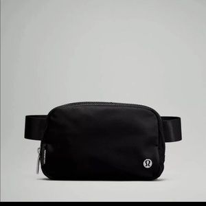 NWT lululemon everywhere belt bag